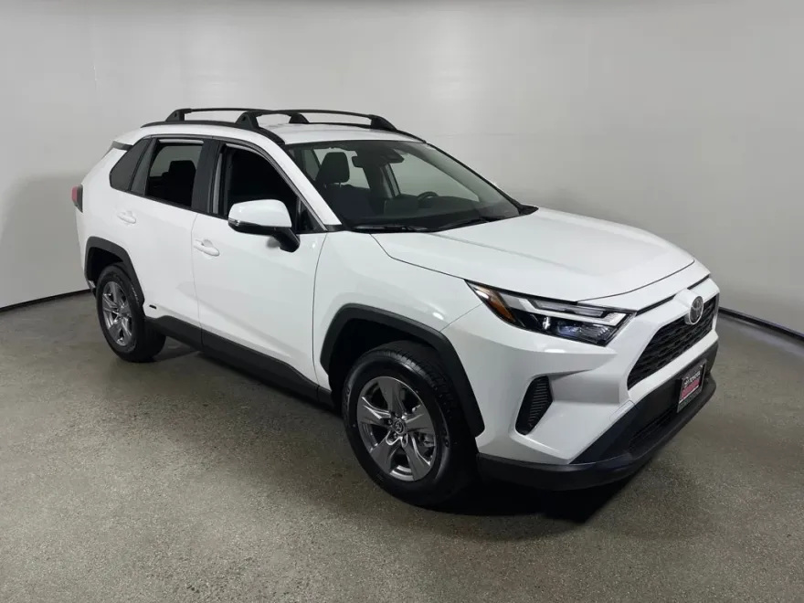 2025 Toyota RAV4 Hybrid LE photo 1