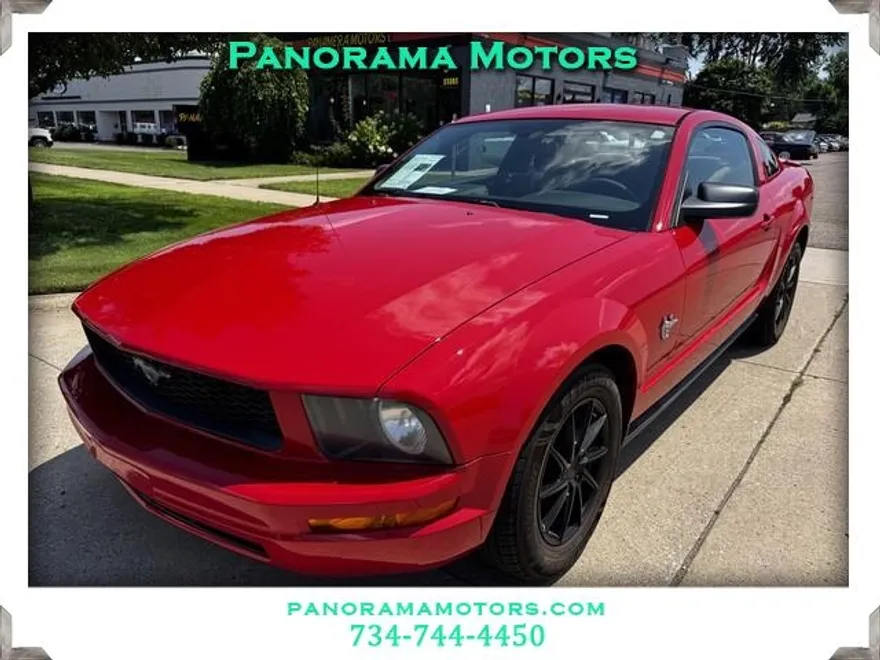 2009 Ford Mustang V6 photo 1