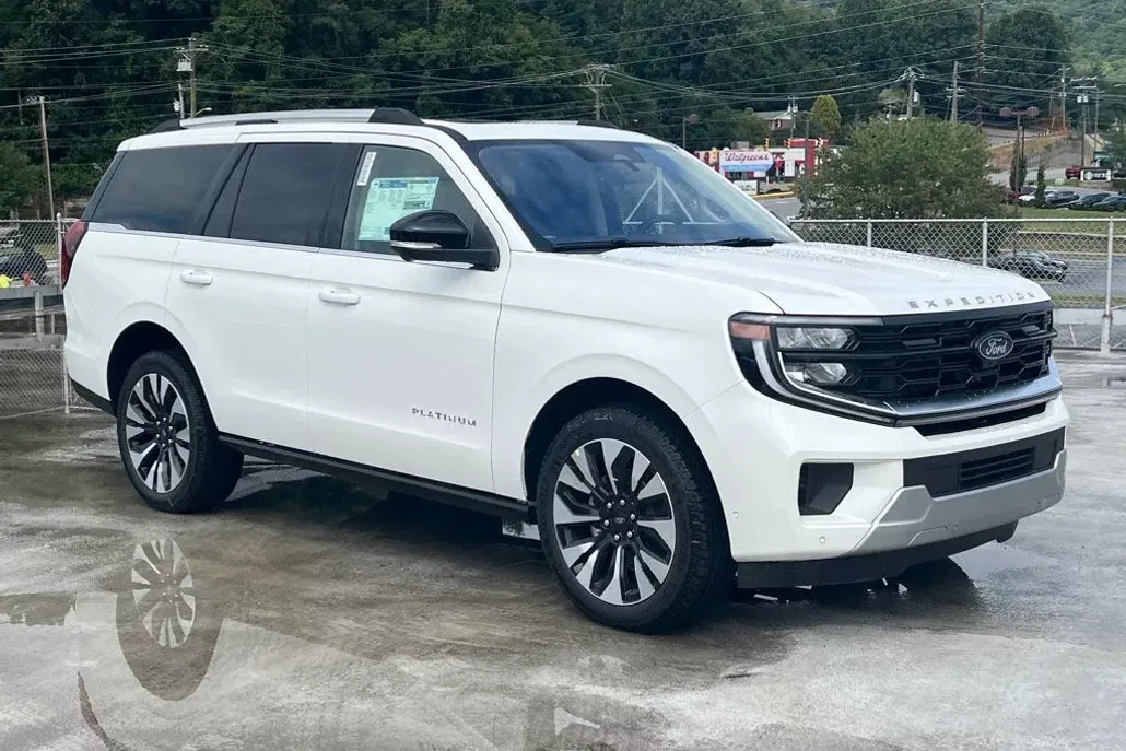 2025 Ford Expedition Platinum photo 1