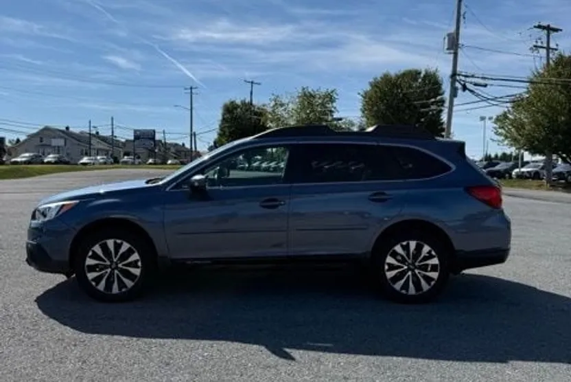 2017 Subaru Outback 2.5i Limited photo 1