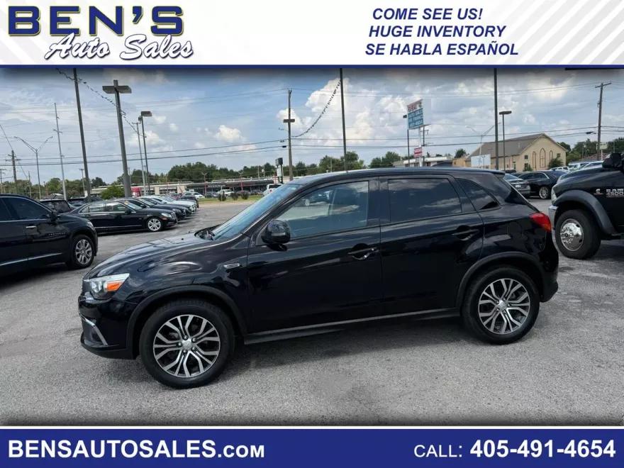 2017 Mitsubishi Outlander Sport ES photo 1