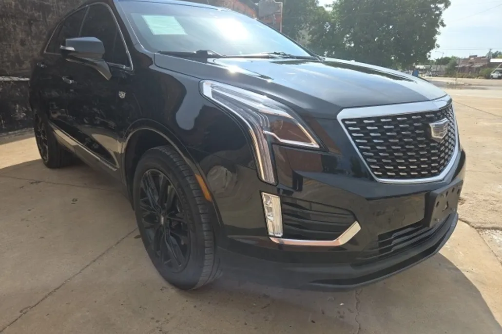 2023 Cadillac XT5 Luxury photo 1