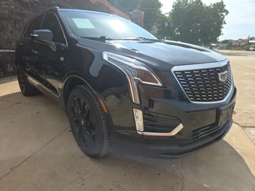 2023 Cadillac XT5 Luxury photo 1