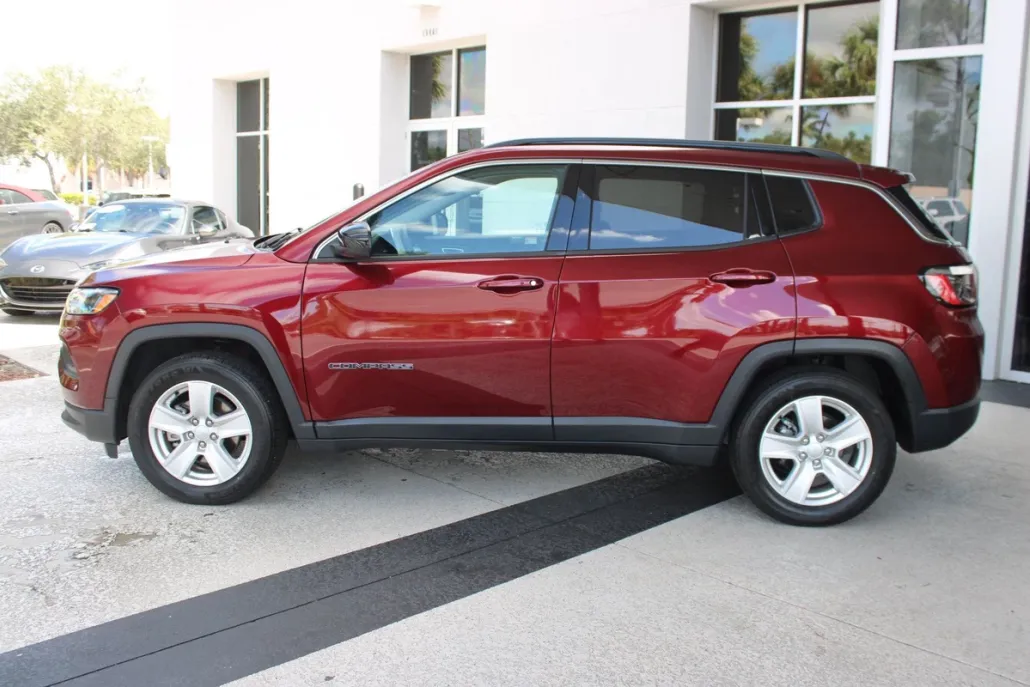 2022 Jeep Compass Latitude photo 1
