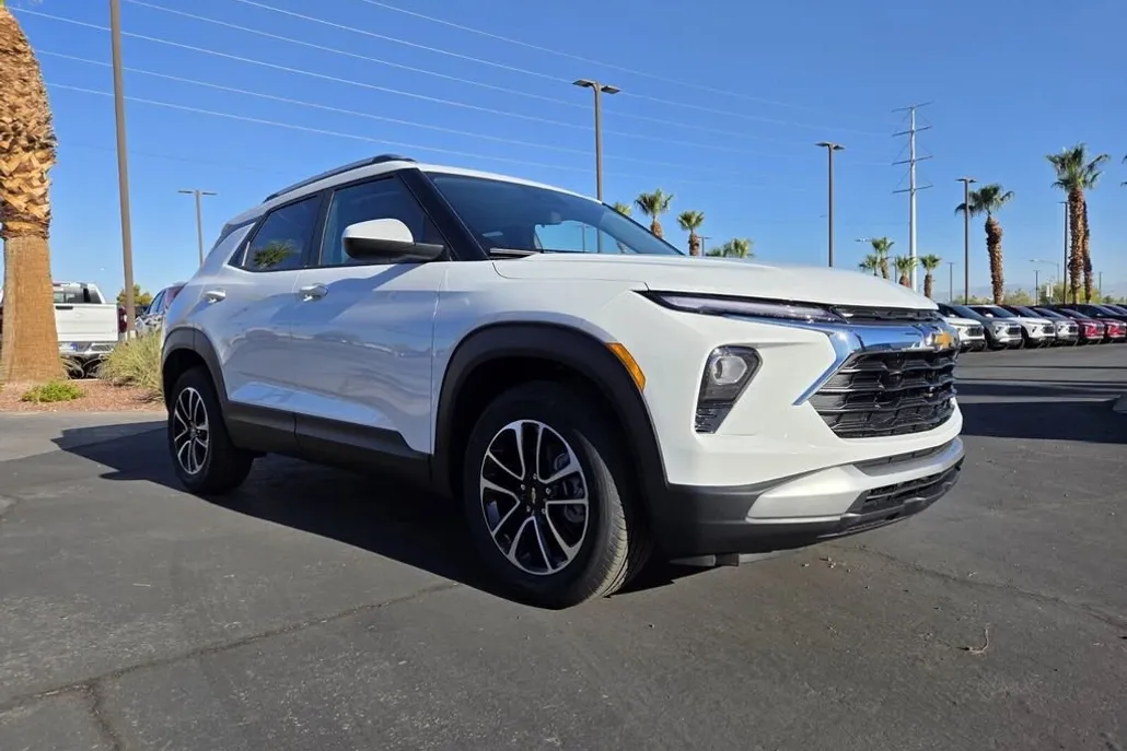 2026 Chevrolet Trailblazer LT photo 1