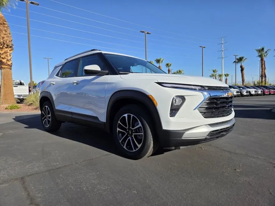 2026 Chevrolet Trailblazer LT photo 1