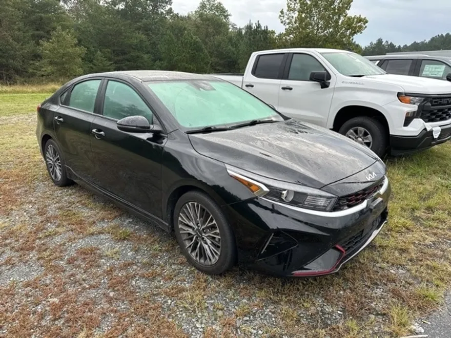 2024 Kia Forte GT-Line photo 1