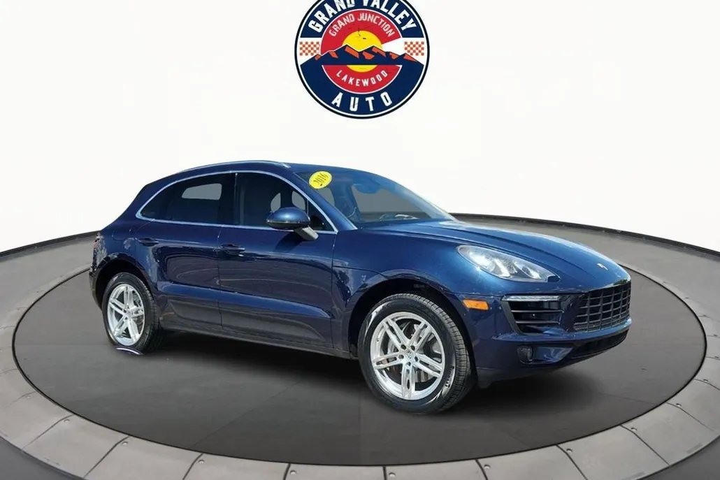 2016 Porsche Macan S photo 1