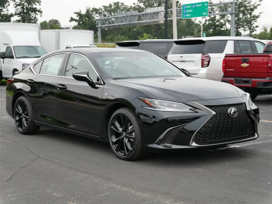 2025 Lexus ES 300h F SPORT Design photo 1