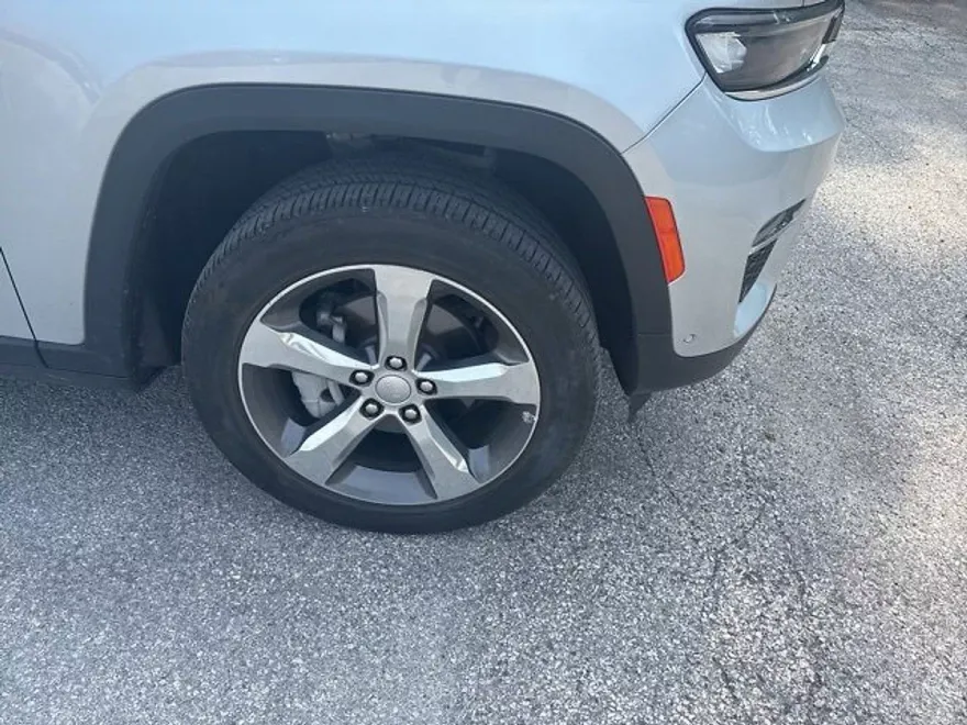 2022 Jeep Grand Cherokee Limited photo 1
