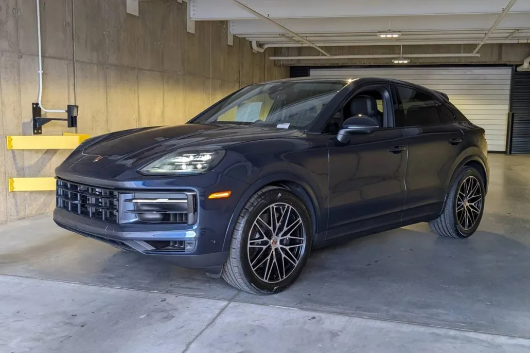 2026 Porsche Cayenne Coupe photo 1