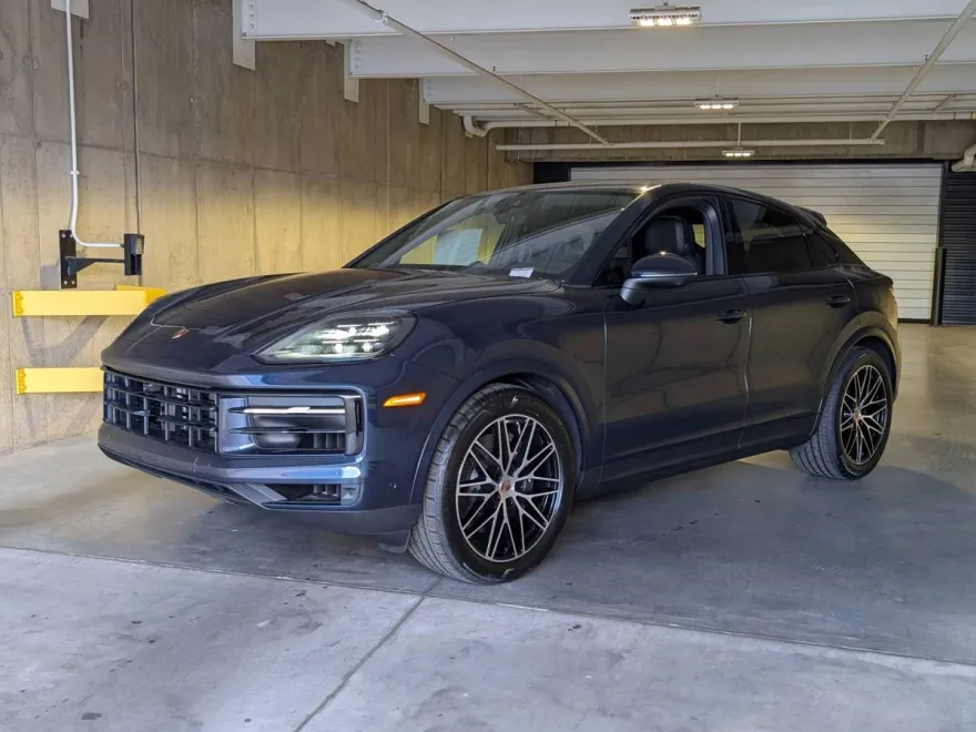 2026 Porsche Cayenne Coupe photo 1