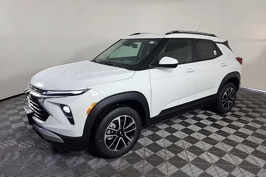 2026 Chevrolet Trailblazer LT photo 1