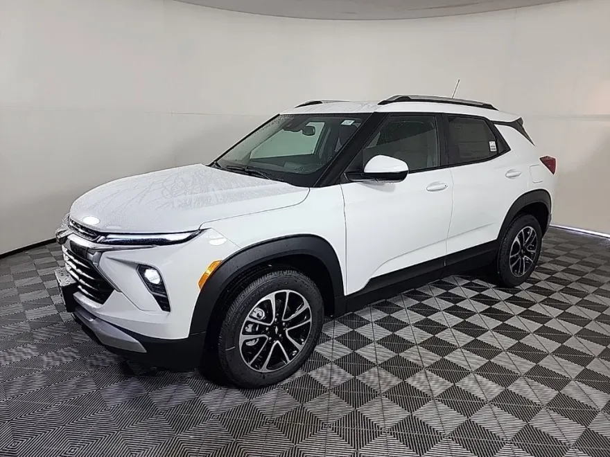2026 Chevrolet Trailblazer LT photo 1