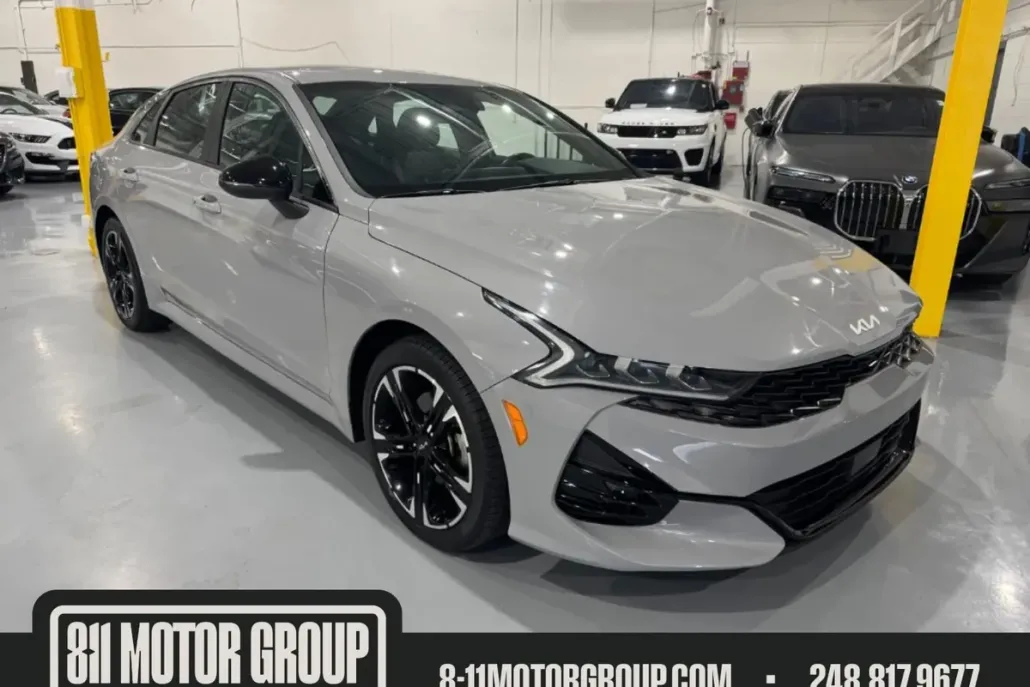 2023 Kia K5 GT-Line photo 1