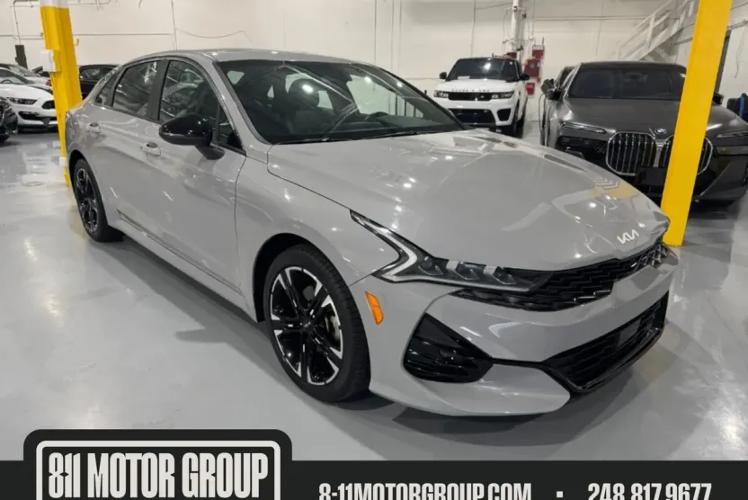 2023 Kia K5 GT-Line photo 1