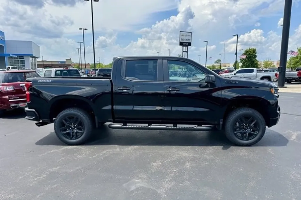 2025 Chevrolet Silverado 1500 LT Trail Boss photo 1