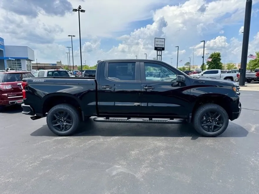 2025 Chevrolet Silverado 1500 LT Trail Boss photo 1