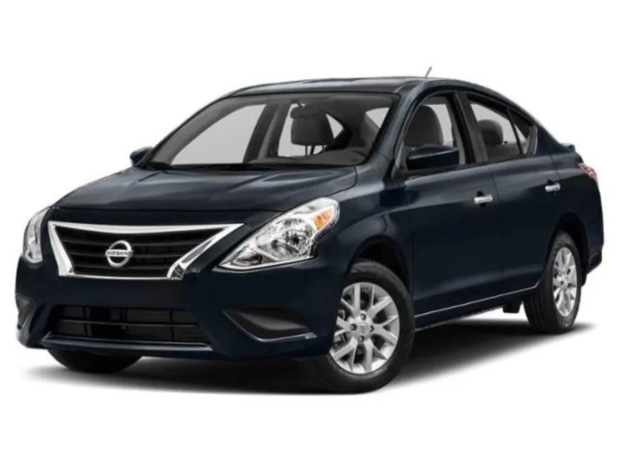 2015 Nissan Versa SV photo 1