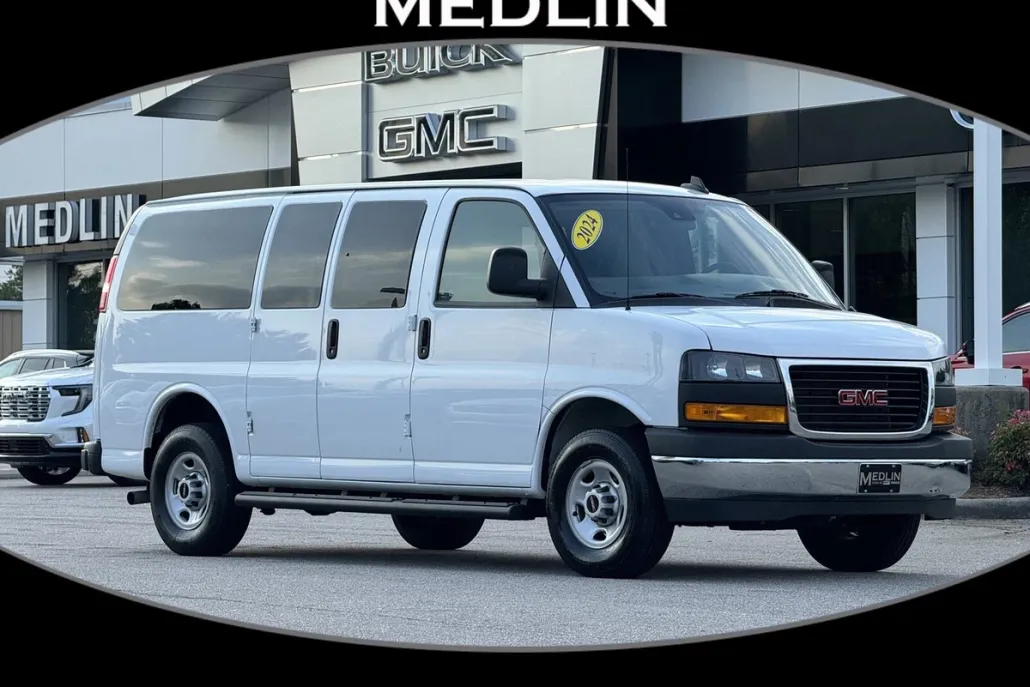 2024 Gmc Savana 2500 LT photo 1