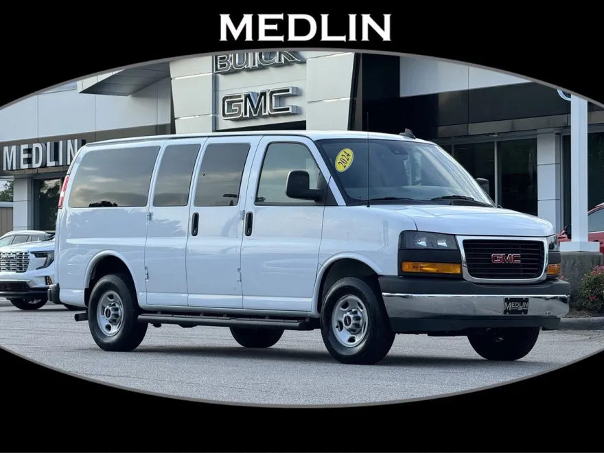 2024 Gmc Savana 2500 LT photo 1