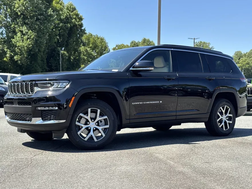 2025 Jeep Grand Cherokee Limited photo 1