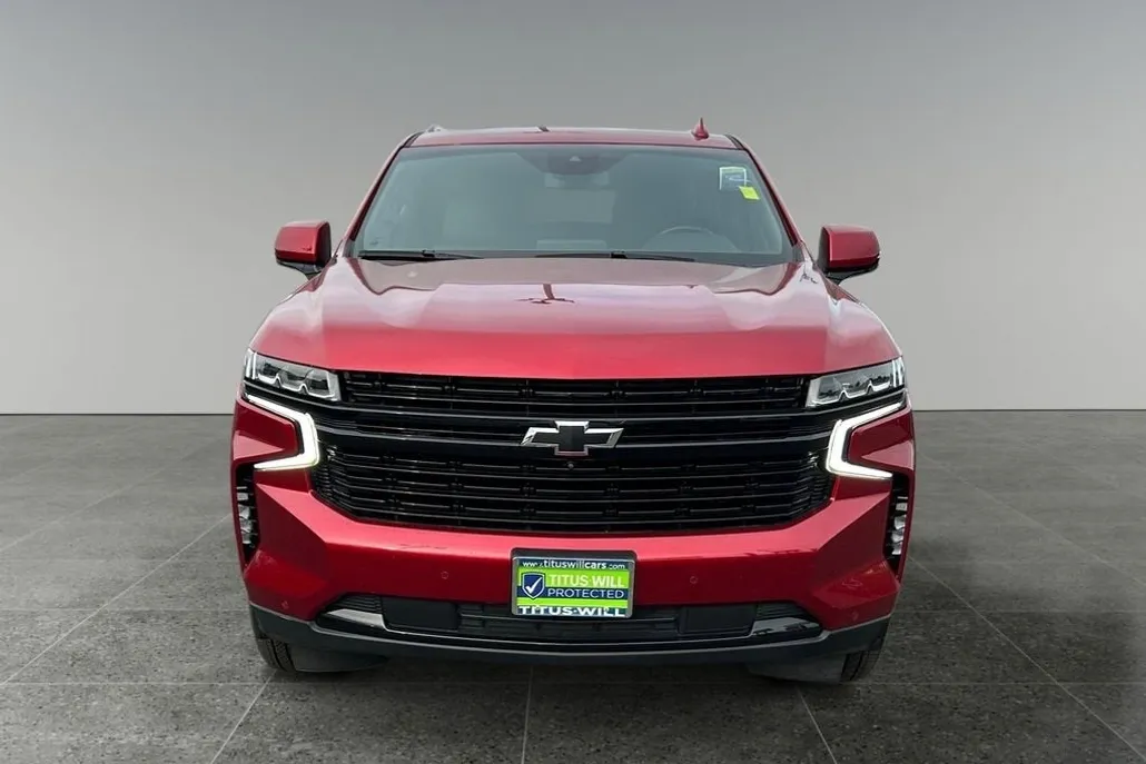 2023 Chevrolet Suburban RST photo 1
