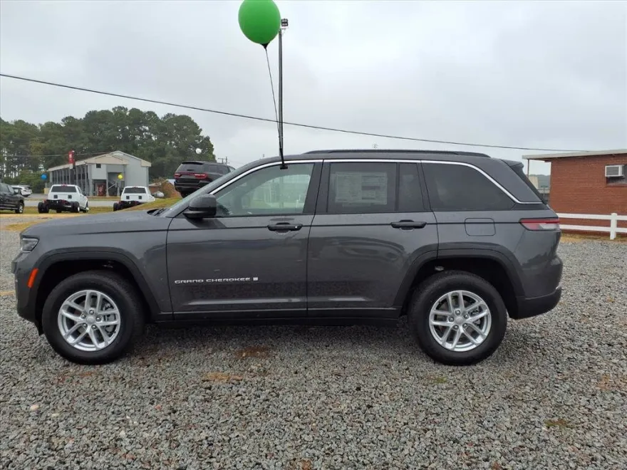 2025 Jeep Grand Cherokee Laredo X photo 1