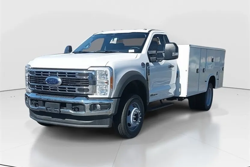 2023 Ford F-550 XL photo 1