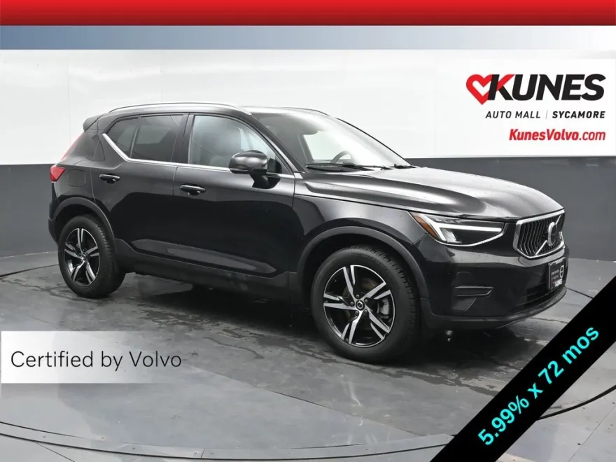 2025 Volvo XC40 Core photo 1
