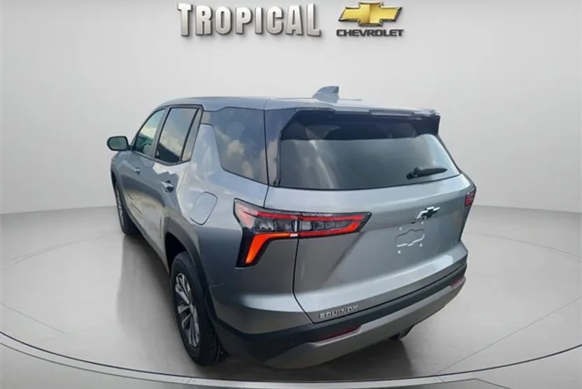 2026 Chevrolet Equinox LT photo 1