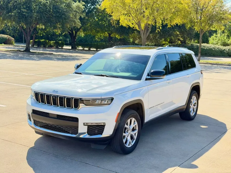 2022 Jeep Grand Cherokee Limited Sport photo 1