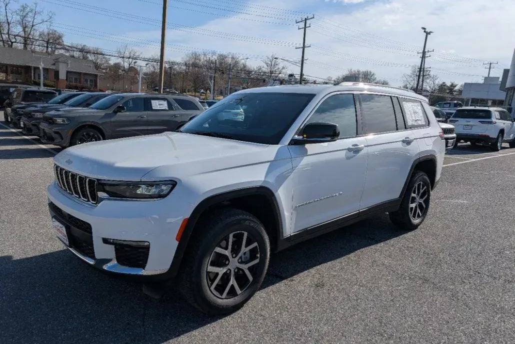 2025 Jeep Grand Cherokee L photo 1