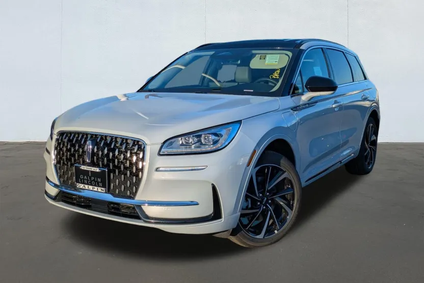 2025 Lincoln Corsair Grand Touring photo 1
