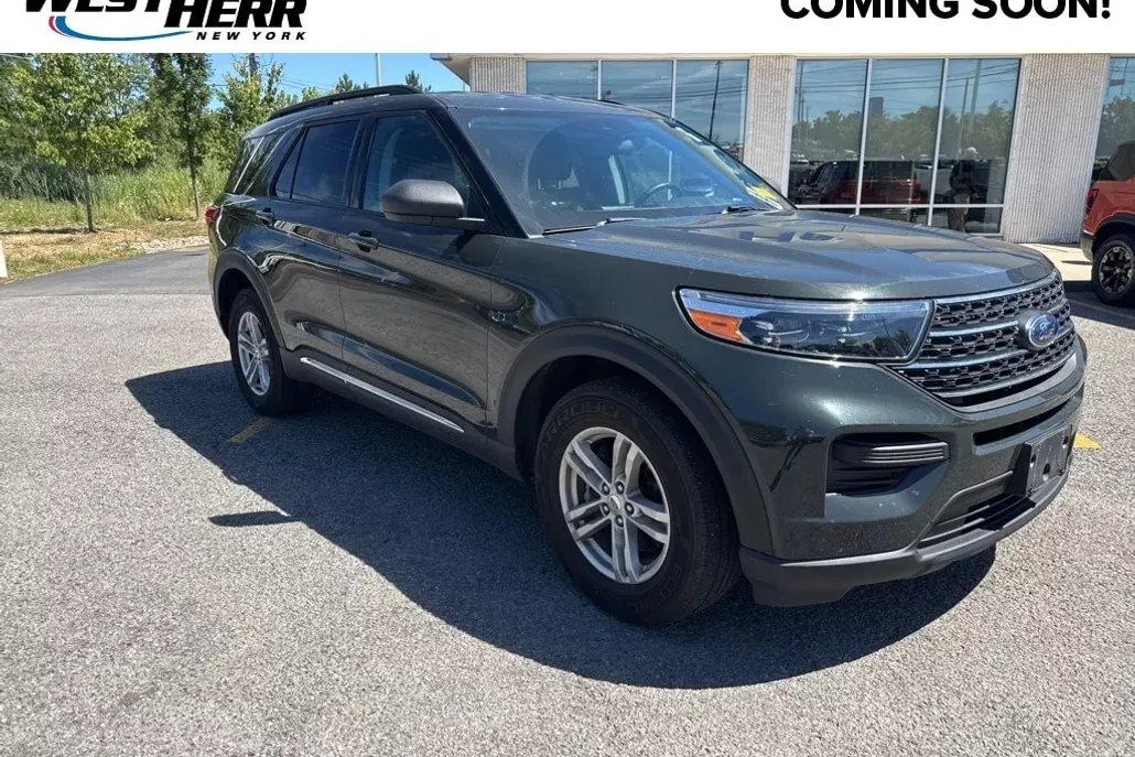 2022 Ford Explorer XLT photo 1