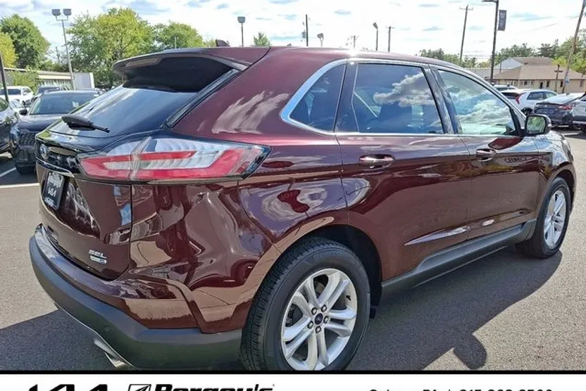 2020 Ford Edge SEL photo 1