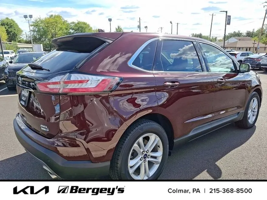 2020 Ford Edge SEL photo 1