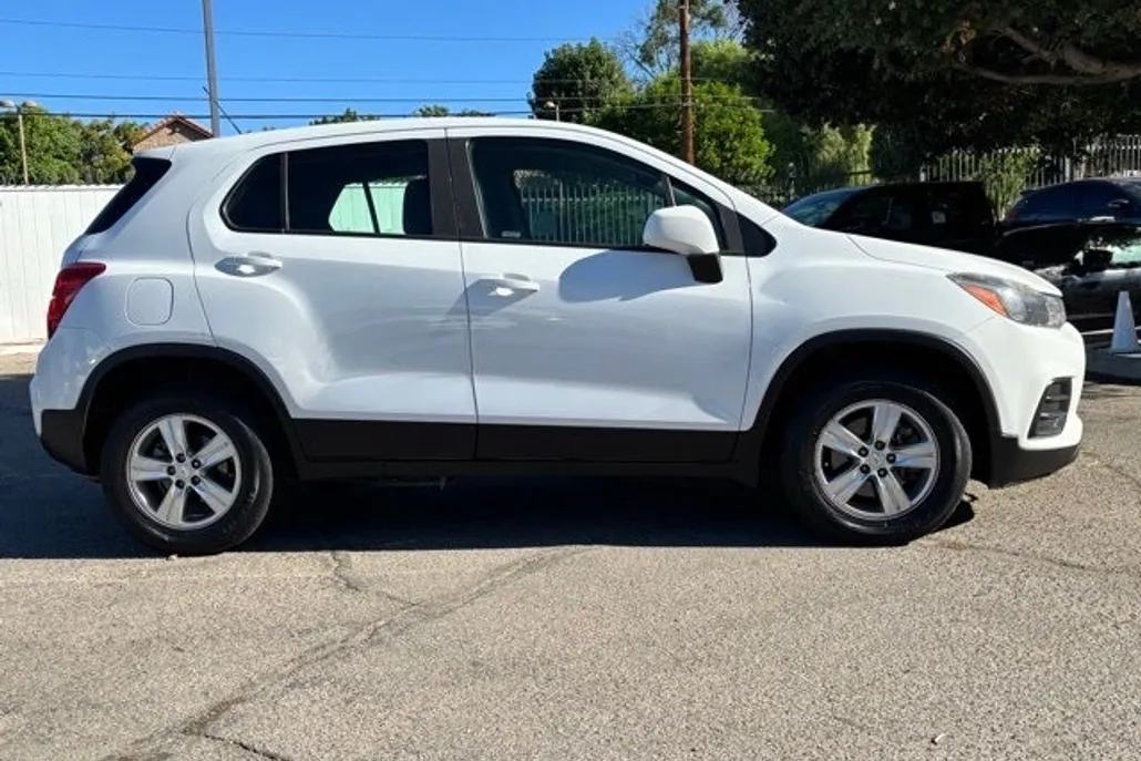 2018 Chevrolet Trax LS photo 1