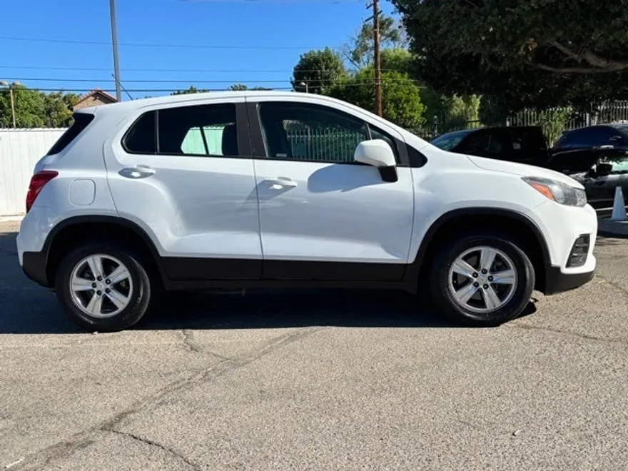 2018 Chevrolet Trax LS photo 1