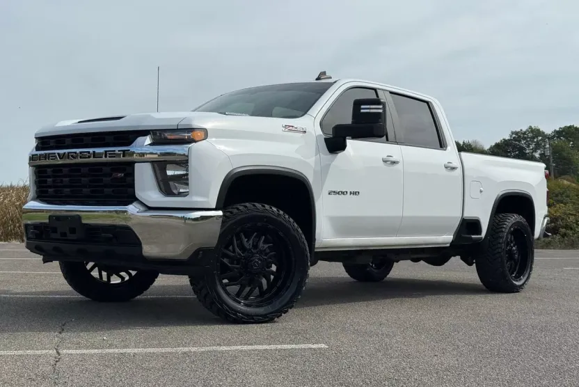 2020 Chevrolet Silverado 2500HD LT photo 1