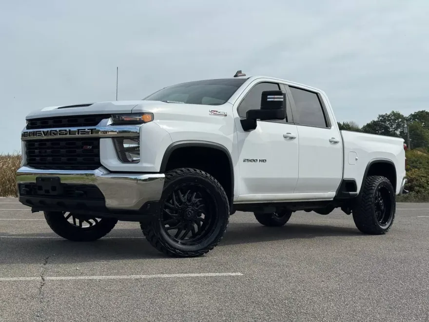 2020 Chevrolet Silverado 2500HD LT photo 1