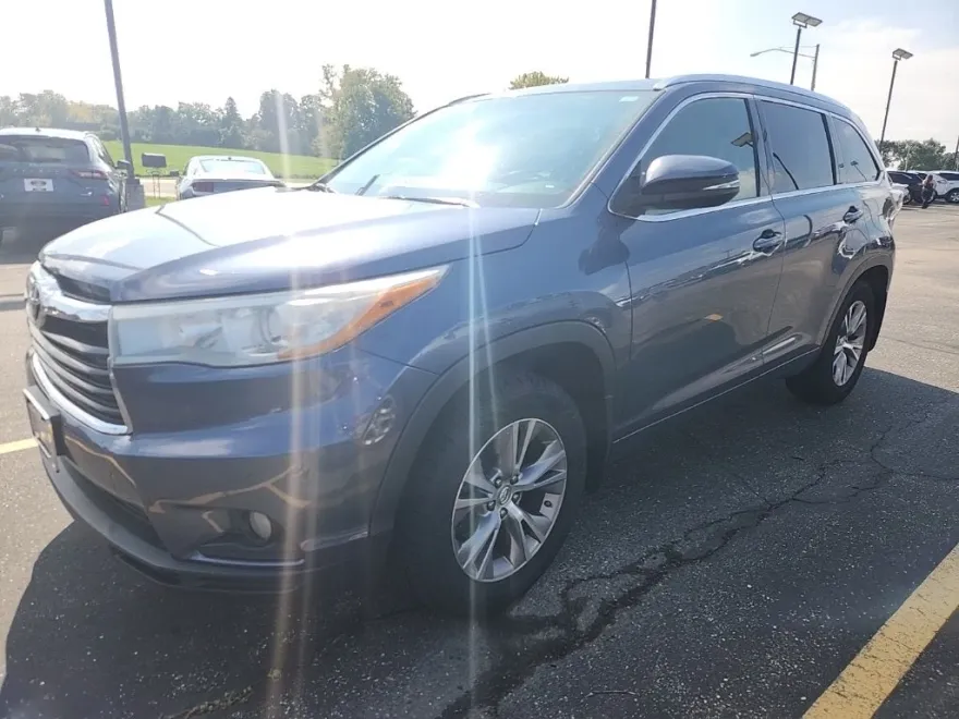 2015 Toyota Highlander XLE photo 1