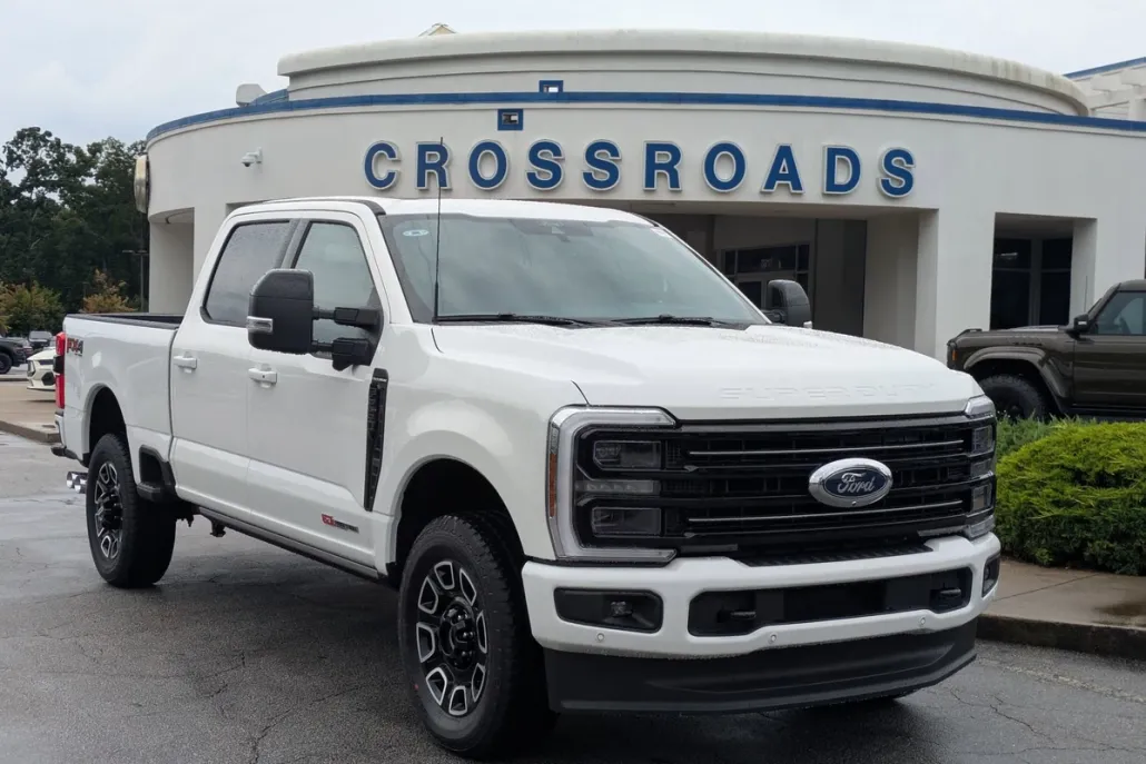 2025 Ford F-250 Platinum photo 1