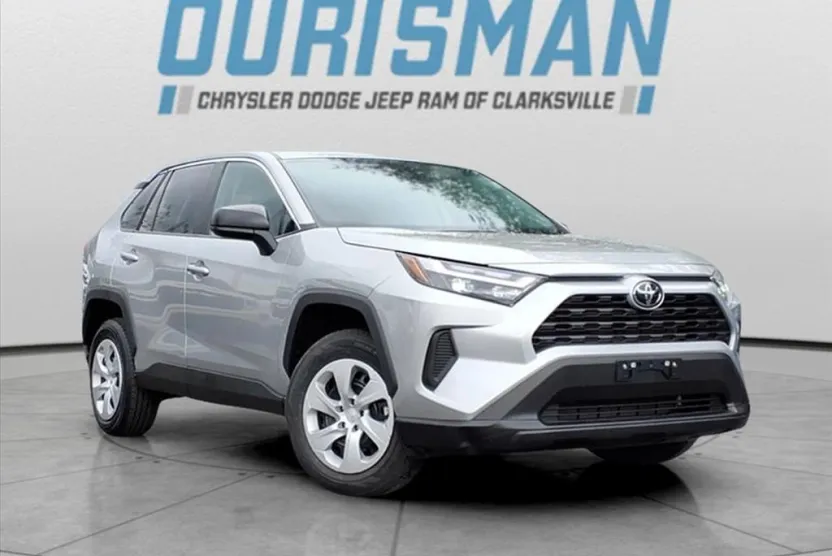 2024 Toyota RAV4 LE photo 1