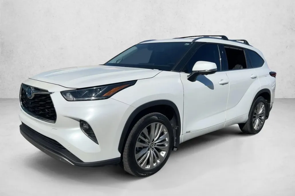 2023 Toyota Highlander Hybrid Platinum photo 1