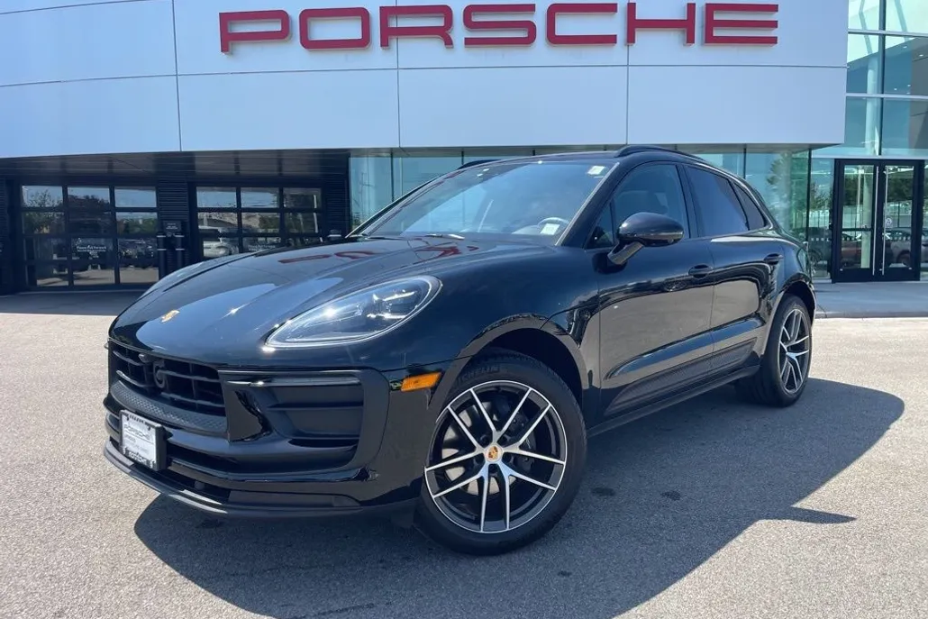 2025 Porsche Macan S photo 1