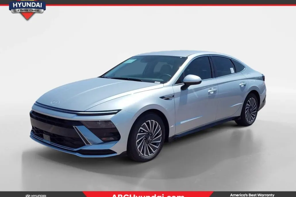 2025 Hyundai Sonata Hybrid SEL photo 1