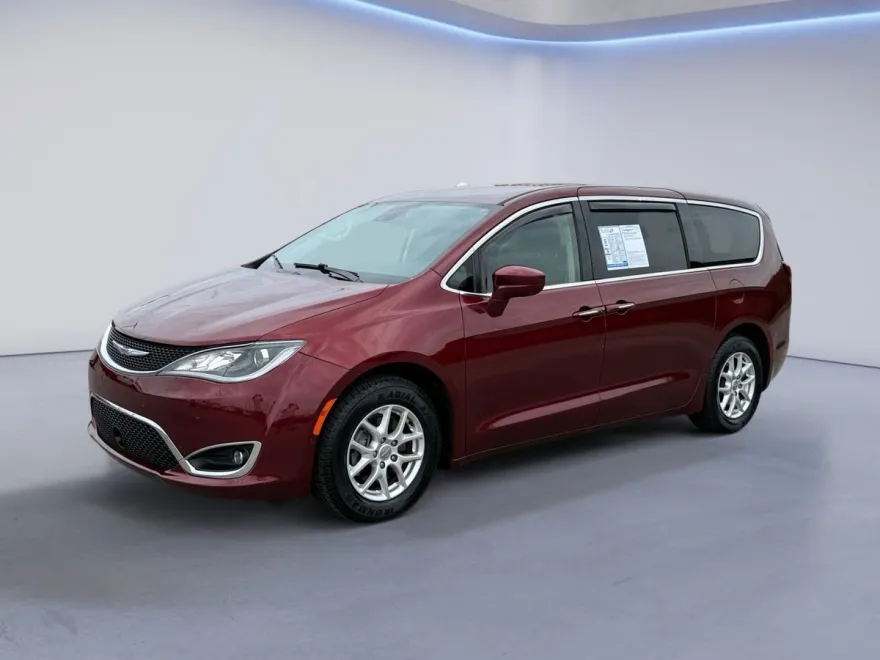 2020 Chrysler Pacifica Touring photo 1