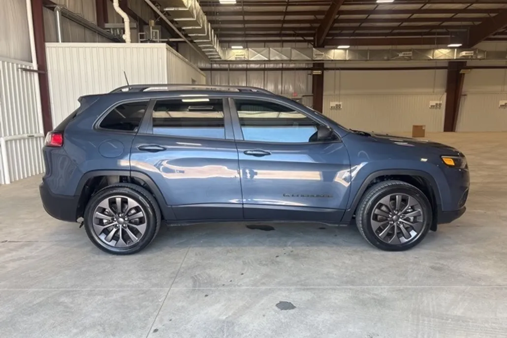 2021 Jeep Cherokee Latitude Lux photo 1