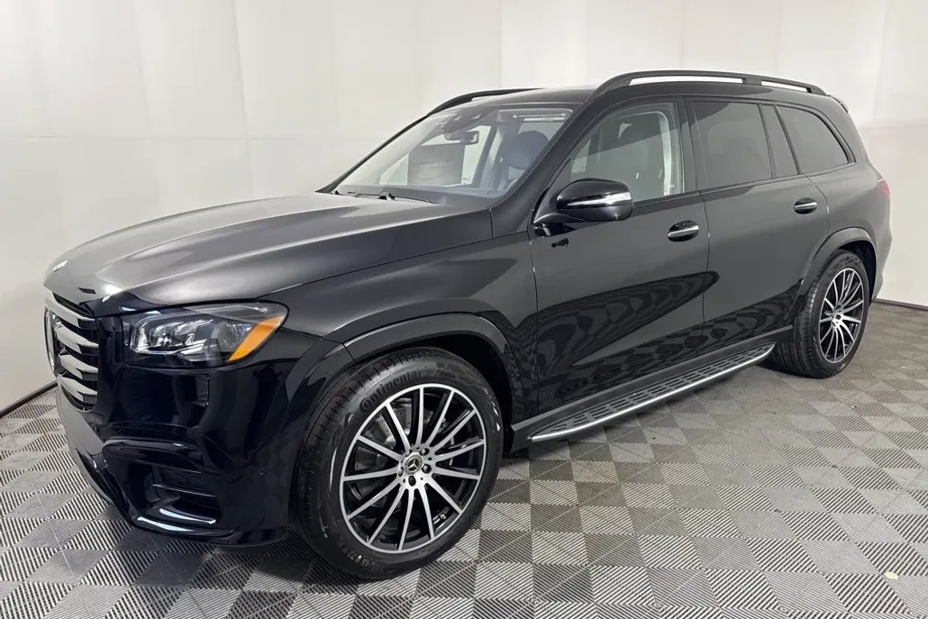 2026 Mercedes Benz GLS 580 4MATIC photo 1